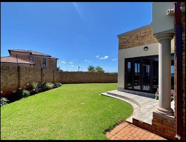 3 BEDROOM HOUSE FOR SALE IN RUIMSIG